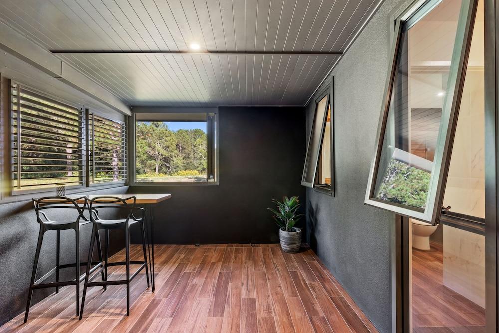 Altitude On Montville Exterior foto The interior of the house